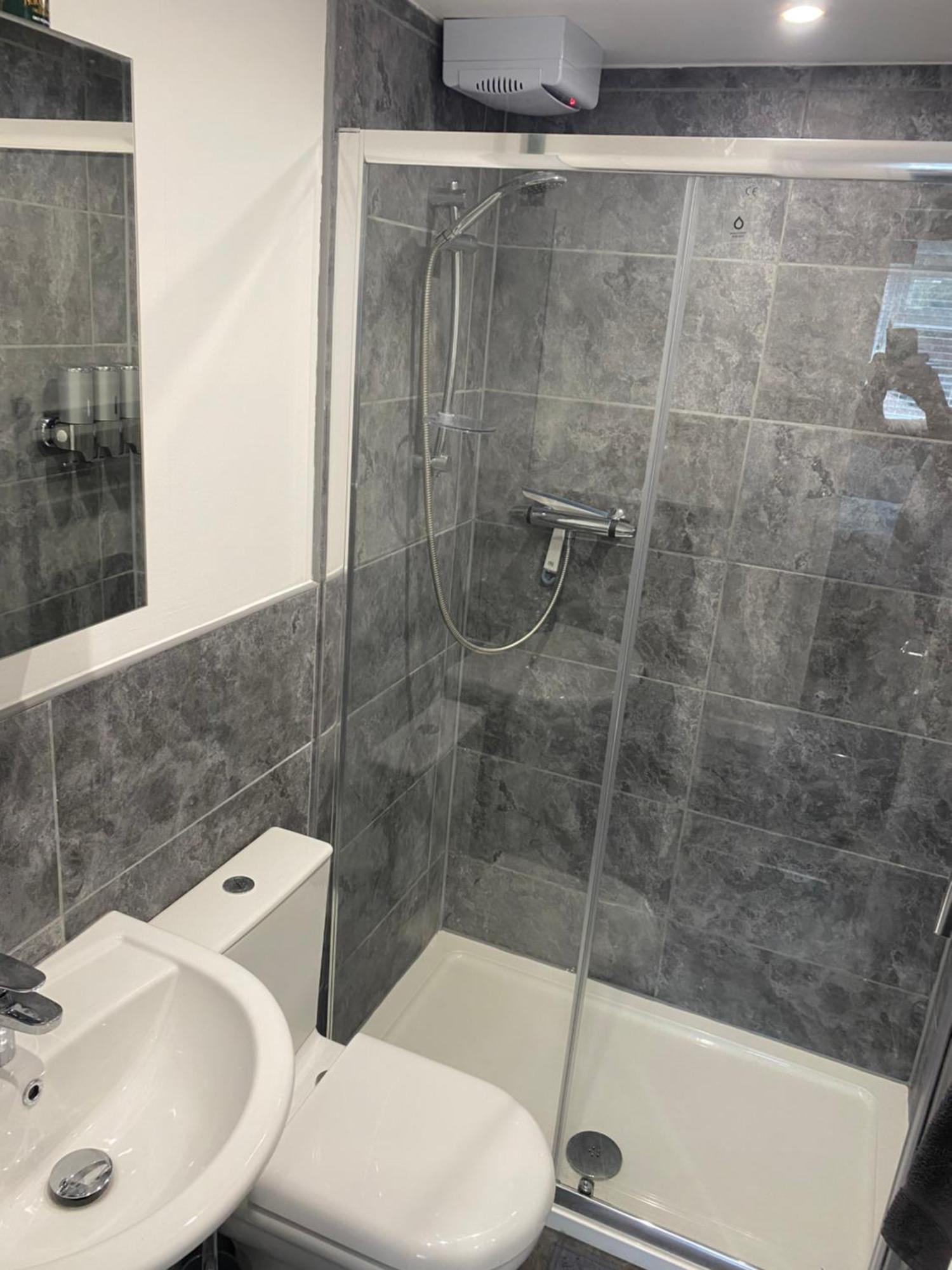 Bitton Modern 1 Bed Apartment With Car Parking מראה חיצוני תמונה